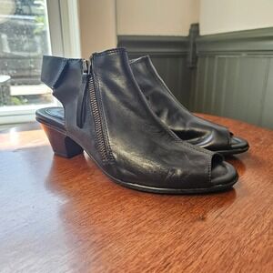 Earth Kristy Black Leather Peep Toe Slingback Sandals Womens 9B Low Block Heel